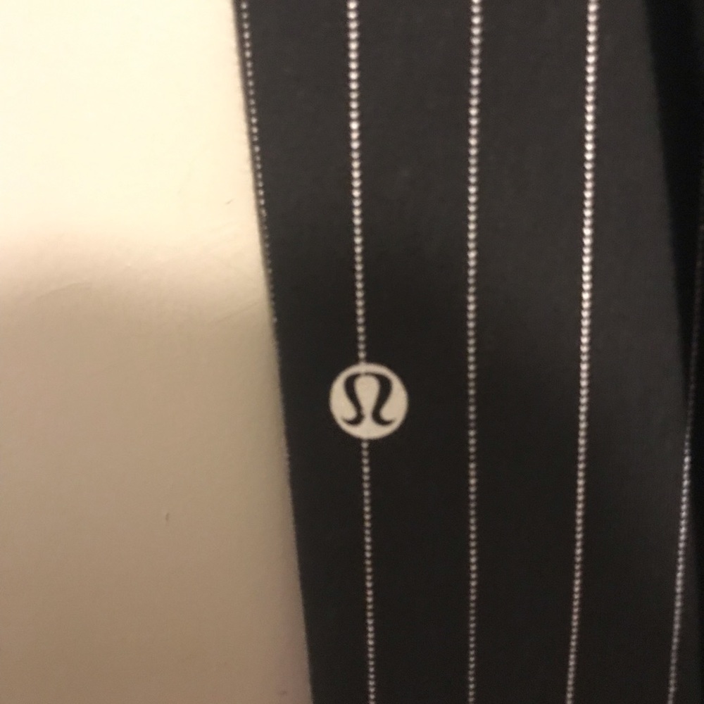 Lululemon yoga pants ! - Picture 4 of 4